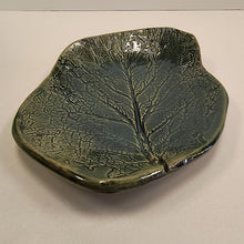 Load image into Gallery viewer, Stoneware Cabbage Leaf Plate